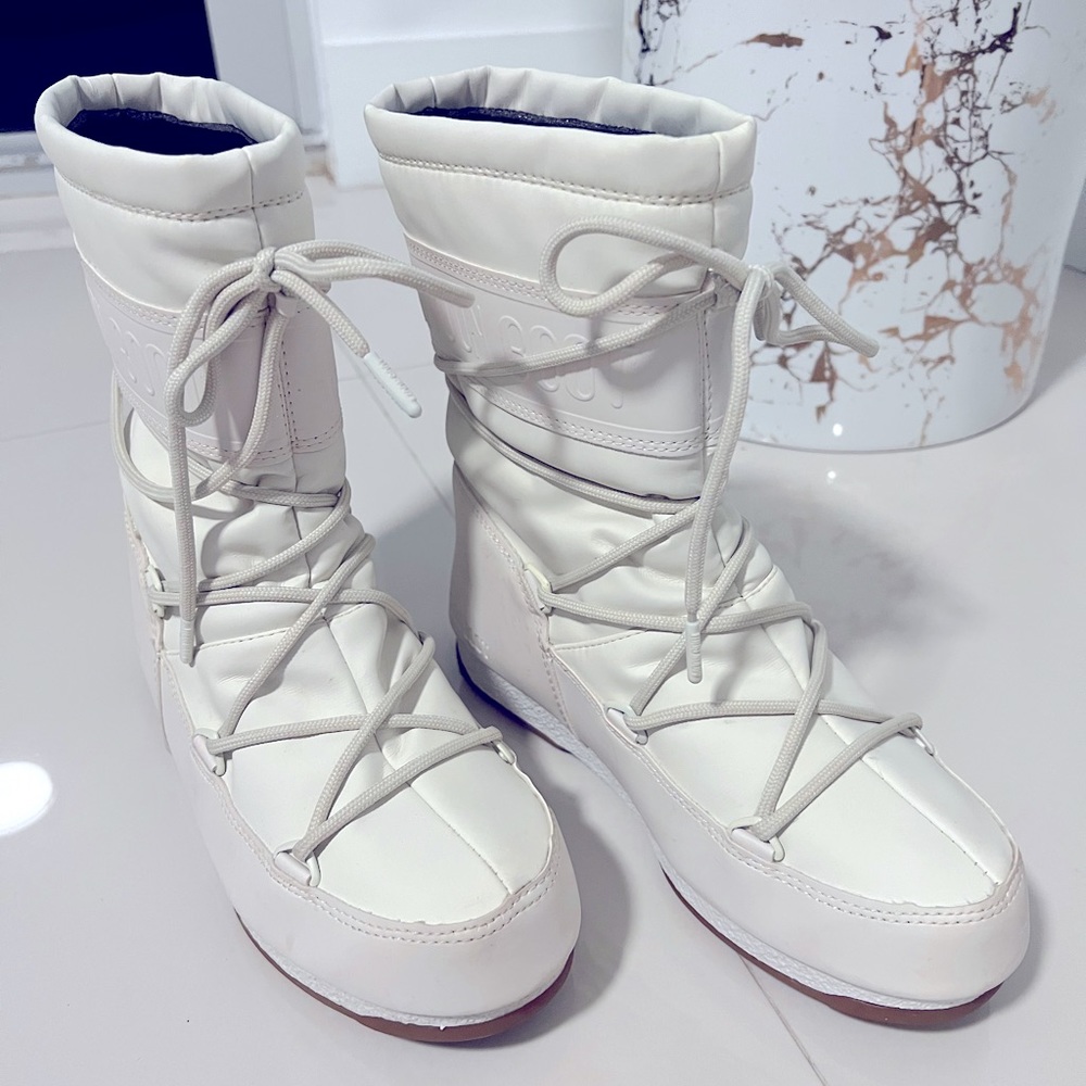 Moon Boot, ProTECHt mid snow boots
